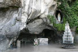 The statue of the Virgin of Lourdes is 160 years old - Sanctuaire  Notre-Dame de Lourdes