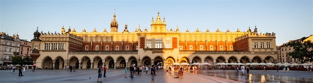 The Magic of Christmas Markets  KRAKOW - POLAND ShowCase